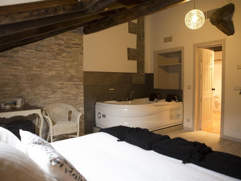 Akla Hotel Palacio Torre De Ruesga Calseca Εξωτερικό φωτογραφία